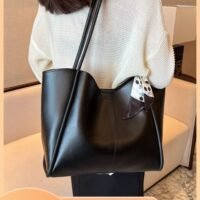 Women's Shoulder Tote Bag Faux Leather Handbag For Women Large Capacity Bucket Bag Fashionable Travel Messenger Shoulder Bag for Ladies Girls College Students