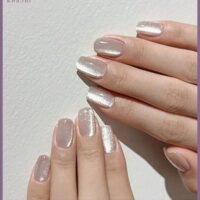 KHAJUL Explosive Crystal Cat Eye Manicure for Short Square Head Wearable Nails, Removable Finished Fake Nails Including a Piece of Jelly Glue, Suitable for Girls (Pink)